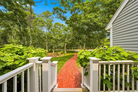 7 Meetinghouse Village Way Edgartown MA 02539