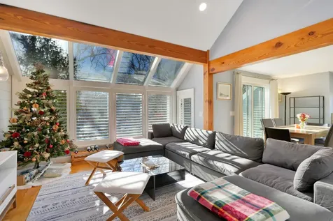 7 Meetinghouse Village Way Edgartown MA 02539