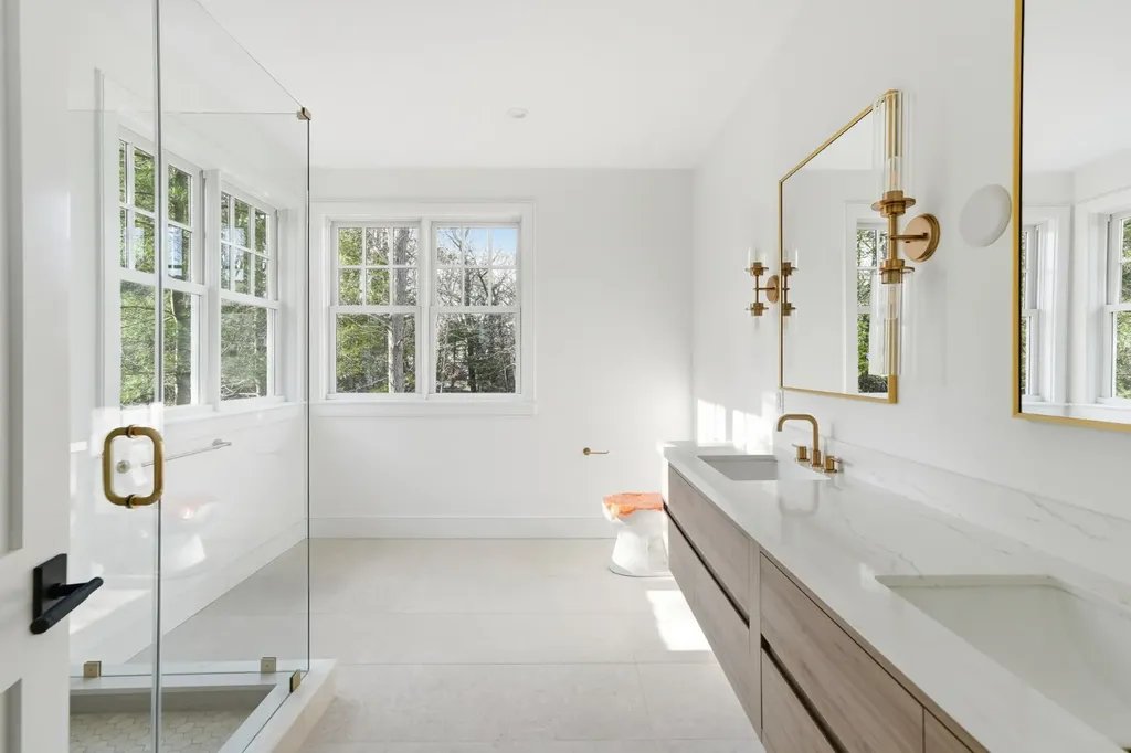 35 Mt Aldworth Road Vineyard Haven MA 02568