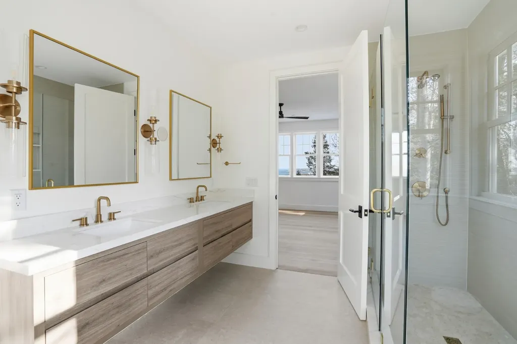 35 Mt Aldworth Road Vineyard Haven MA 02568
