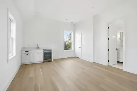 35 Mount Aldworth Road Vineyard Haven MA 02568