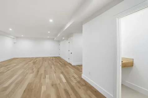 35 Mount Aldworth Road Vineyard Haven MA 02568