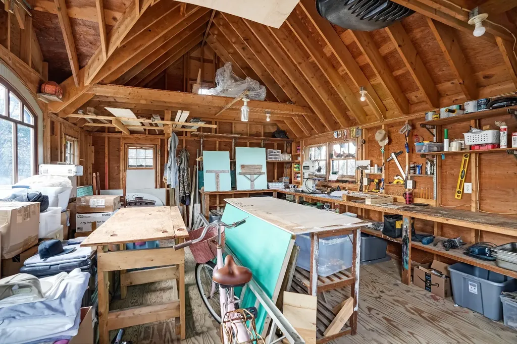 4 Nomans Watch Road Aquinnah MA 02535