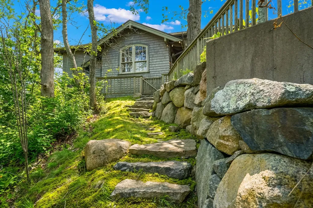 4 Nomans Watch Road Aquinnah MA 02535