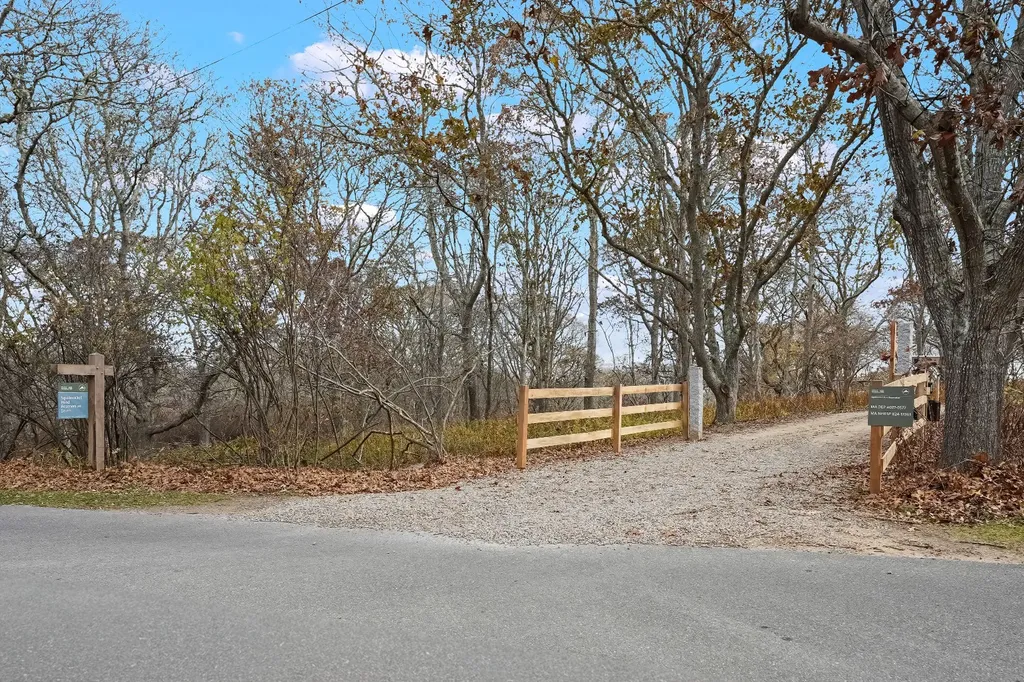 4 Nomans Watch Road Aquinnah MA 02535