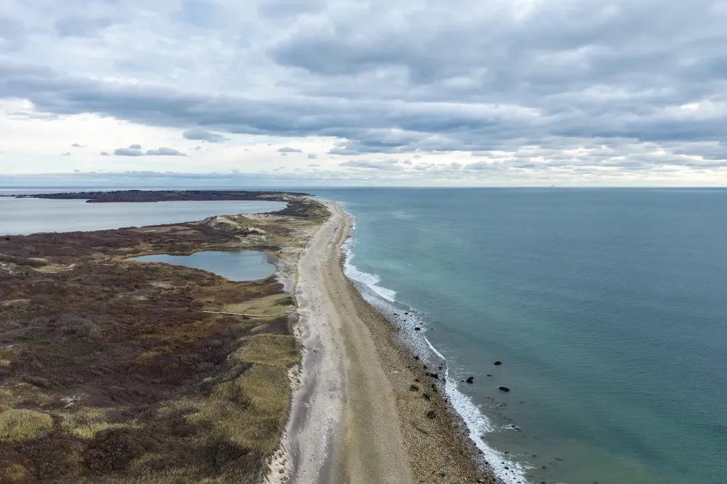 4 Nomans Watch Road Aquinnah MA 02535