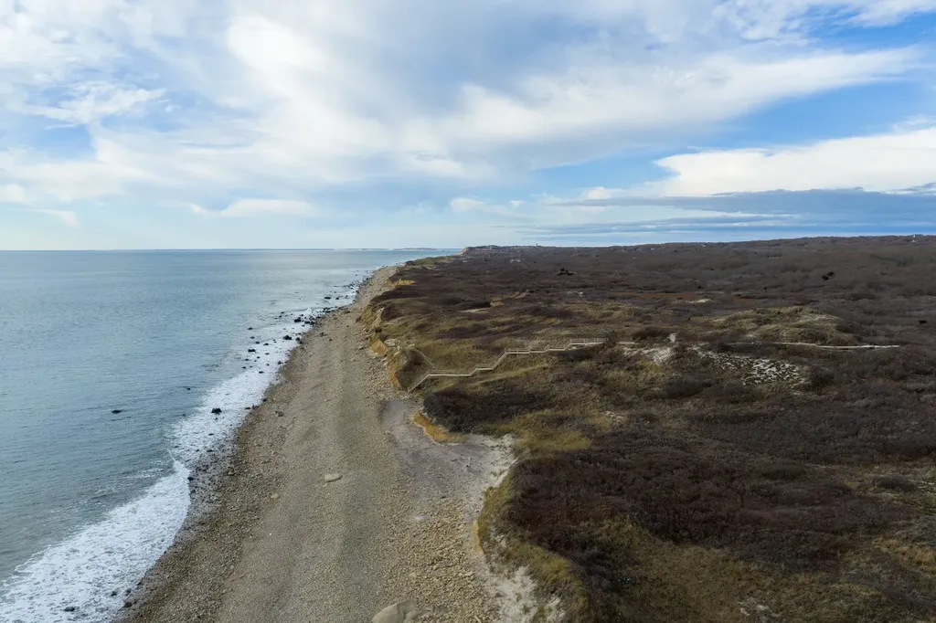 4 Nomans Watch Road Aquinnah MA 02535