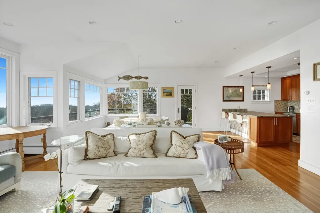 4 Nomans Watch Road Aquinnah MA 02535