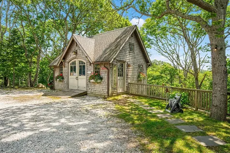 4 Nomans Watch Road Aquinnah MA 02535