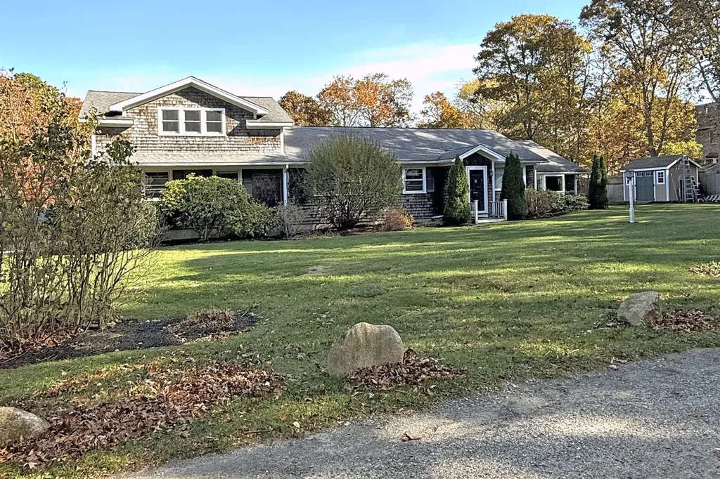 35 Mariners Way Edgartown MA 02539