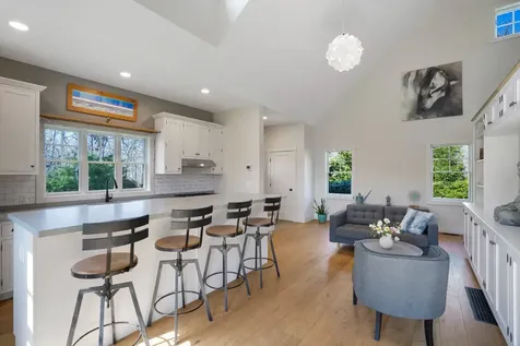 114 Meetinghouse Way Edgartown MA 02539