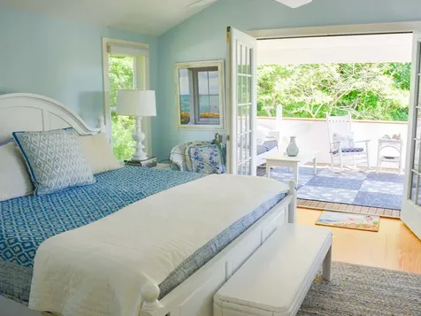 16 Frog Hollow Vineyard Haven MA 02568