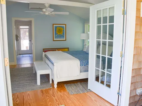 16 Frog Hollow Vineyard Haven MA 02568