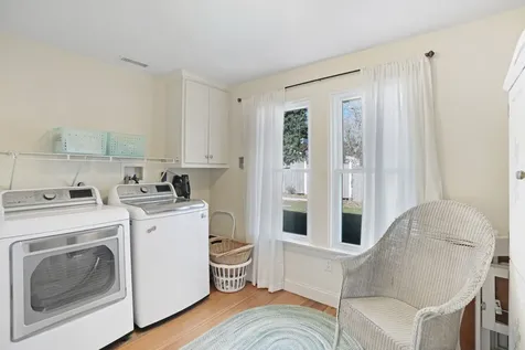 16 Frog Hollow Vineyard Haven MA 02568