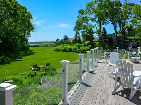 16 Frog Hollow Vineyard Haven MA 02568