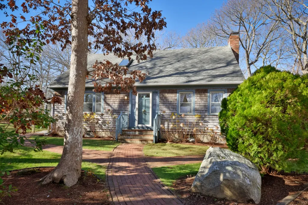169 Clover Hill Drive Vineyard Haven MA 02568