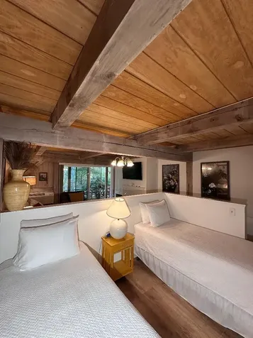 21 Island Inn Road Oak Bluffs MA 02557