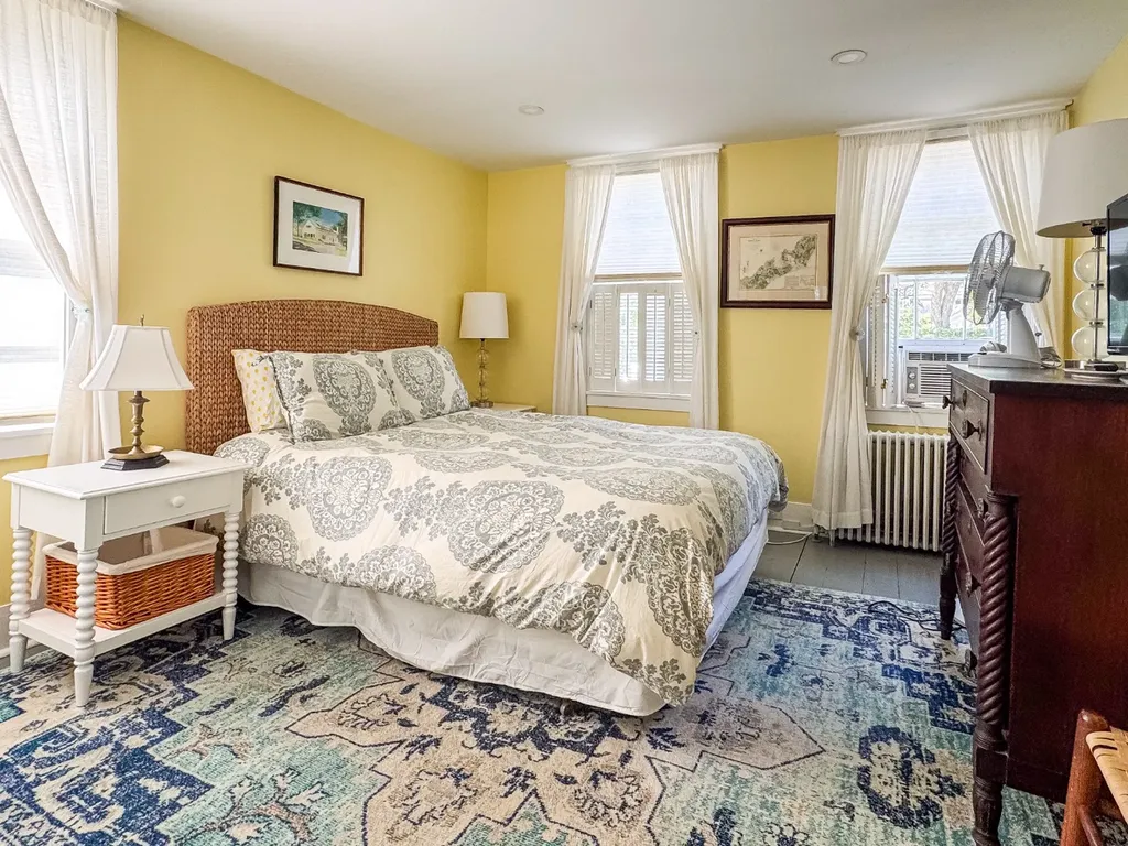 69 School Street Edgartown MA 02539