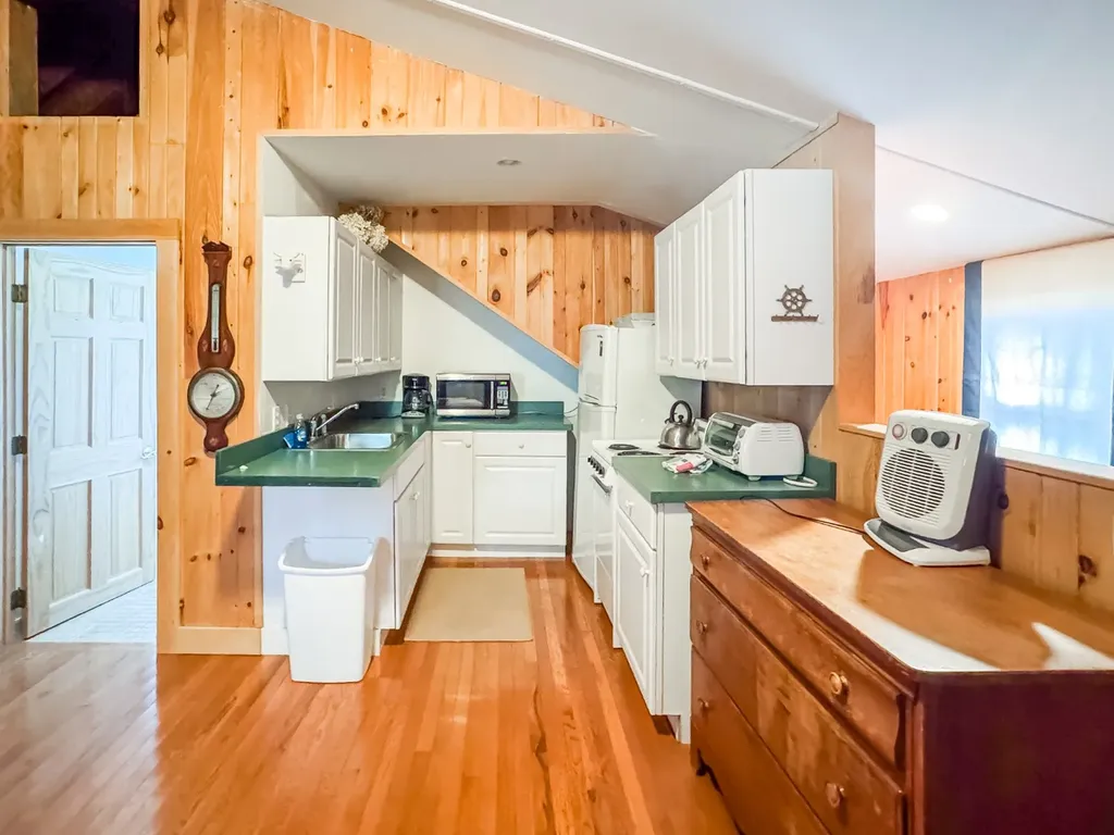 69 School Street Edgartown MA 02539