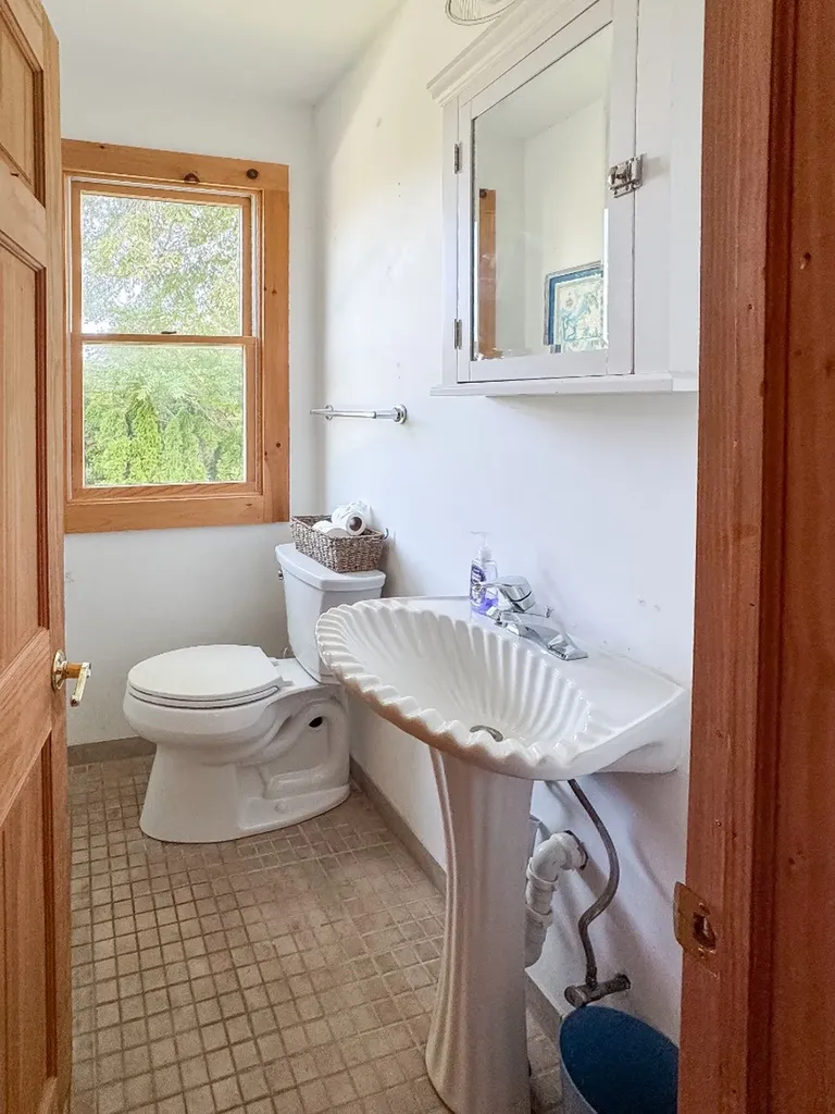 69 School Street Edgartown MA 02539