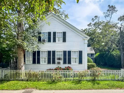 69 School Street Edgartown MA 02539