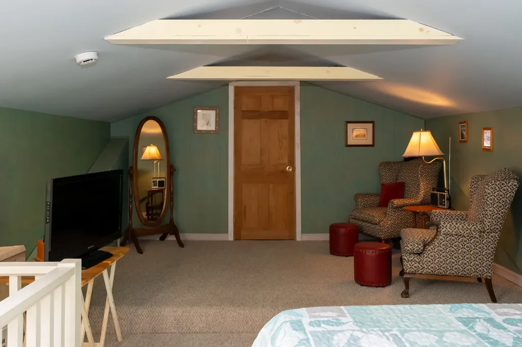 28 Barling Avenue Oak Bluffs MA 02557