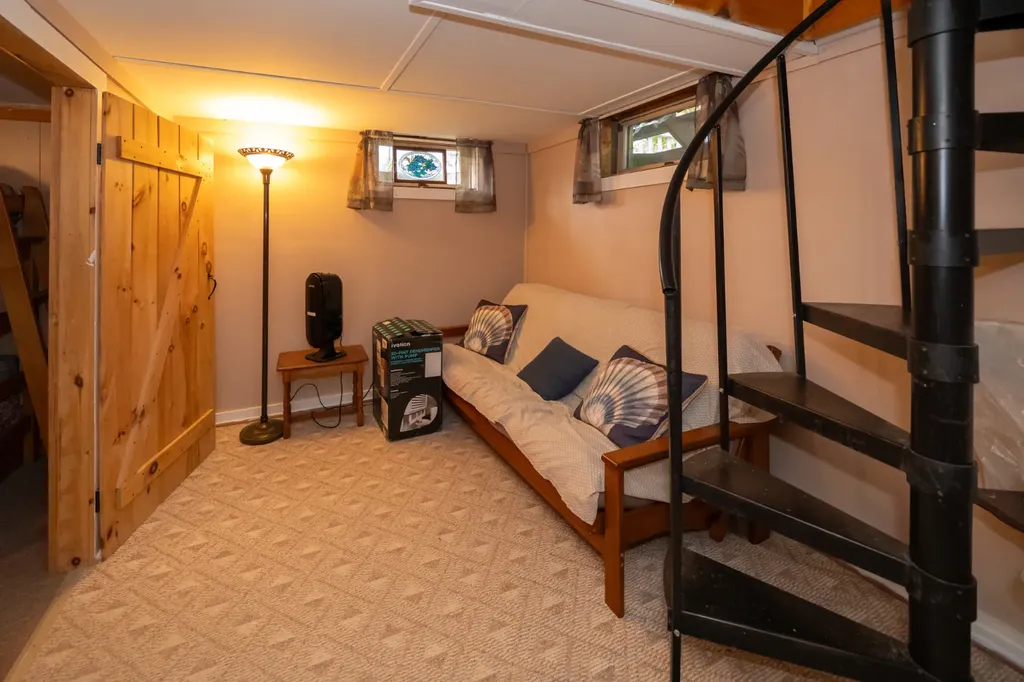 28 Barling Avenue Oak Bluffs MA 02557