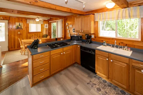 28 Barling Avenue Oak Bluffs MA 02557