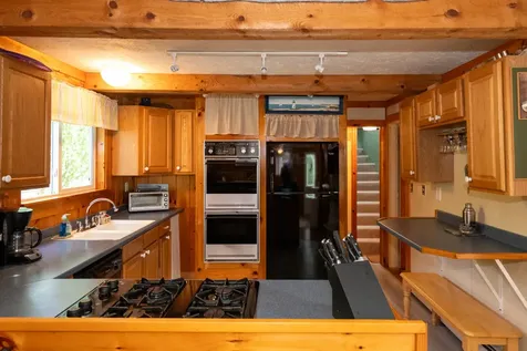 28 Barling Avenue Oak Bluffs MA 02557