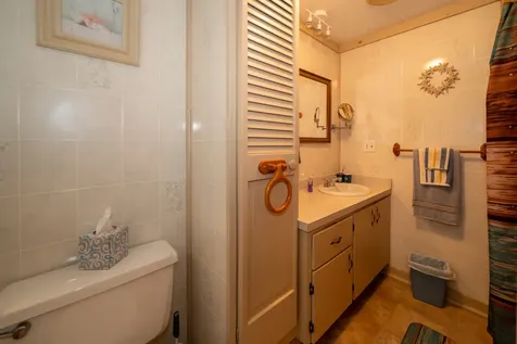 28 Barling Avenue Oak Bluffs MA 02557