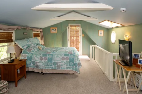28 Barling Avenue Oak Bluffs MA 02557