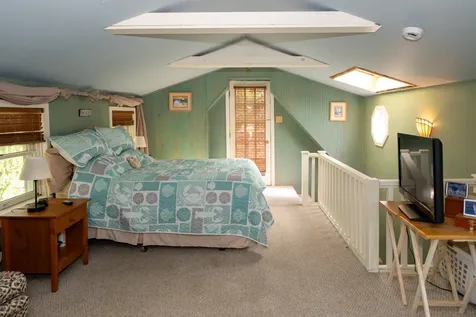 28 Barling Avenue Oak Bluffs MA 02557