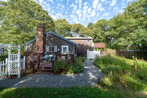 28 Barling Avenue Oak Bluffs MA 02557