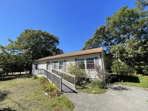 69 Summit Avenue Oak Bluffs MA 02557