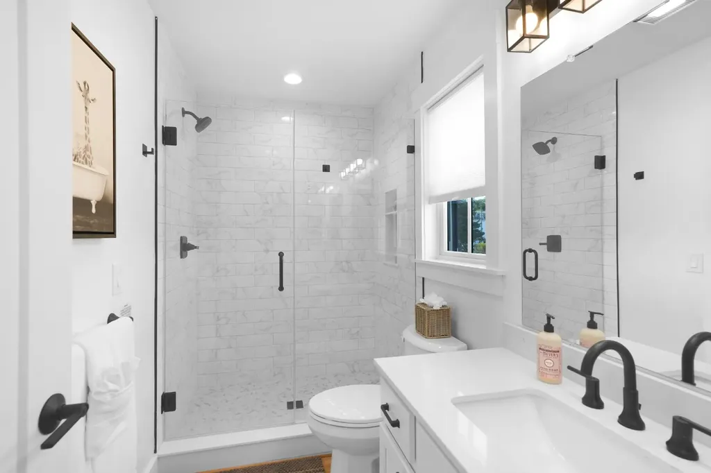 33 Lagoon Pond Road Vineyard Haven MA 02568