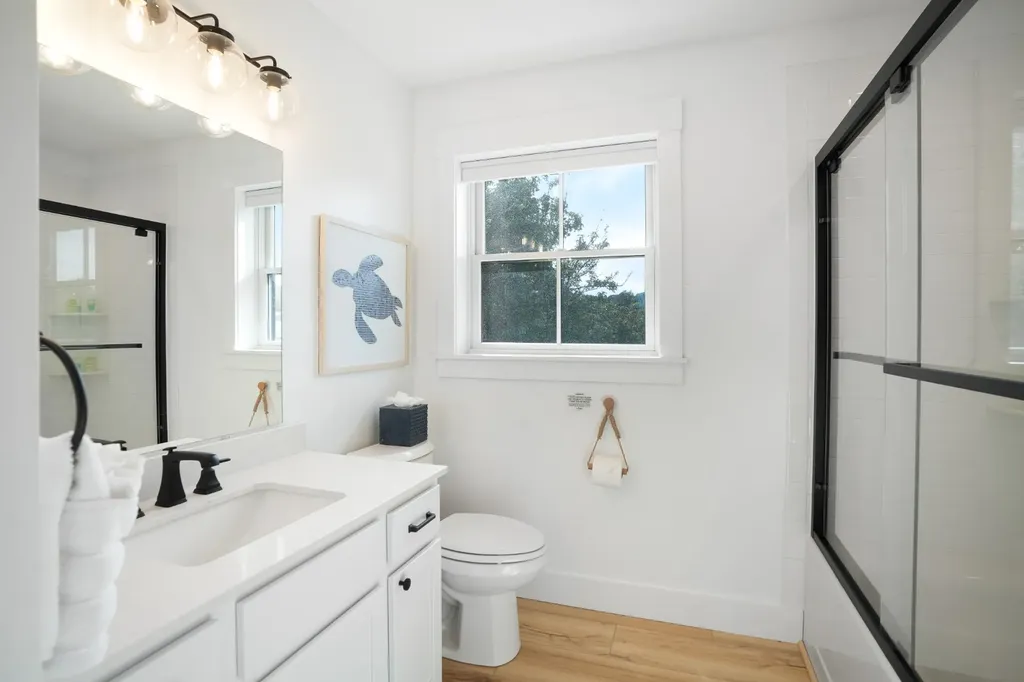 33 Lagoon Pond Road Vineyard Haven MA 02568