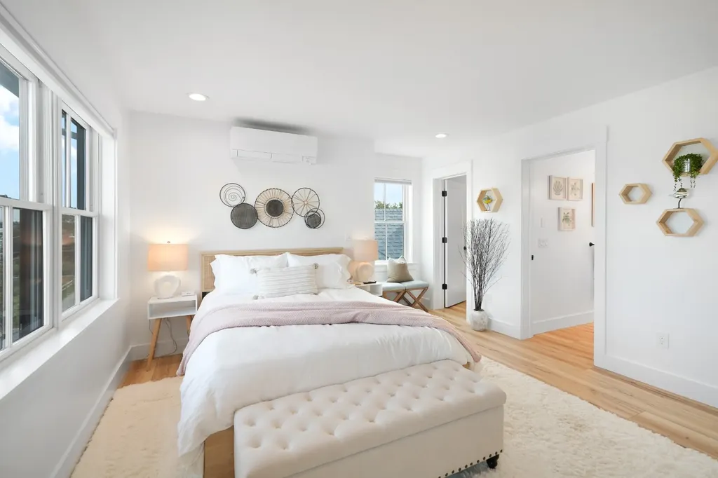 33 Lagoon Pond Road Vineyard Haven MA 02568