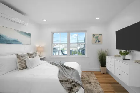 33 Lagoon Pond Road Vineyard Haven MA 02568