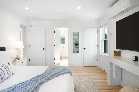 33 Lagoon Pond Road Vineyard Haven MA 02568