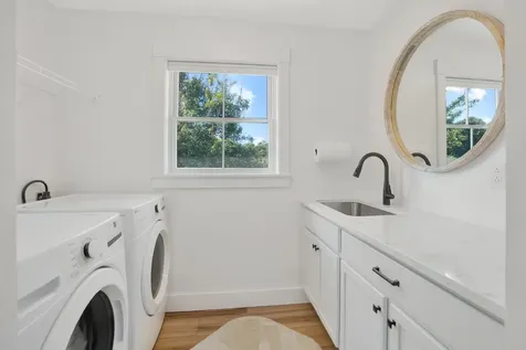 33 Lagoon Pond Road Vineyard Haven MA 02568