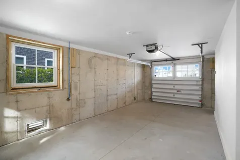 33 Lagoon Pond Road Vineyard Haven MA 02568