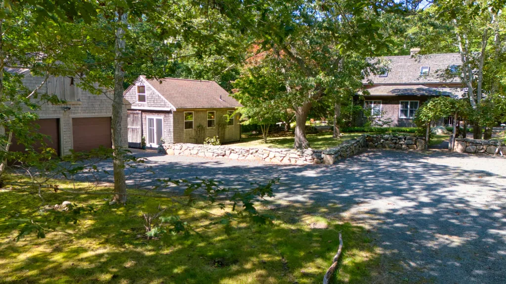 6 Tabor Hills Chilmark MA 02535
