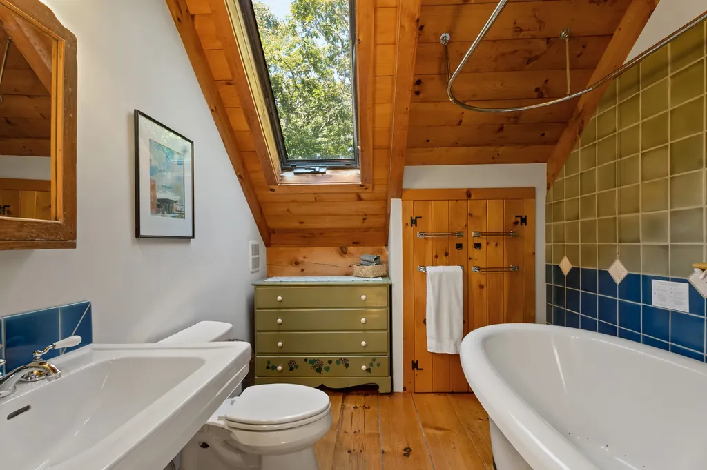 6 Tabor Hills Chilmark MA 02535