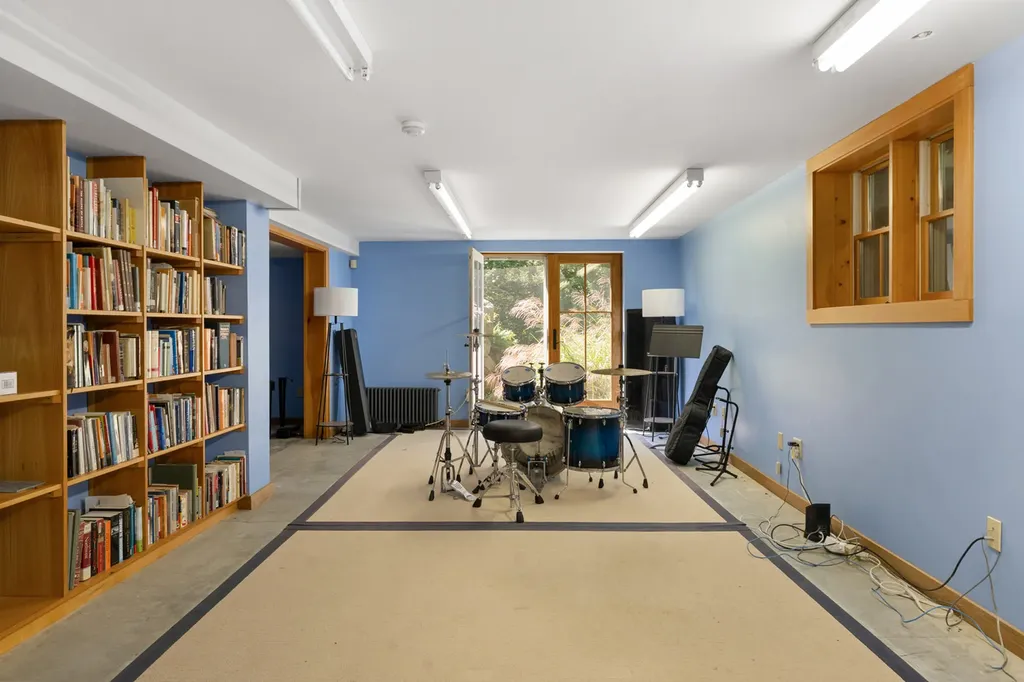 6 Tabor Hills Chilmark MA 02535