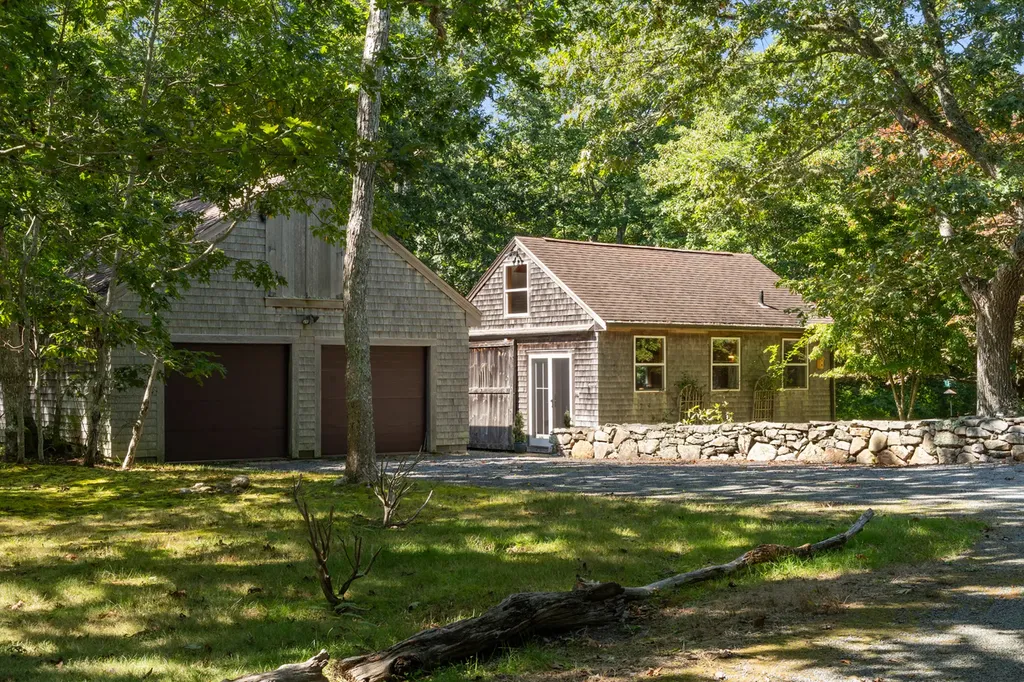 6 Tabor Hills Chilmark MA 02535