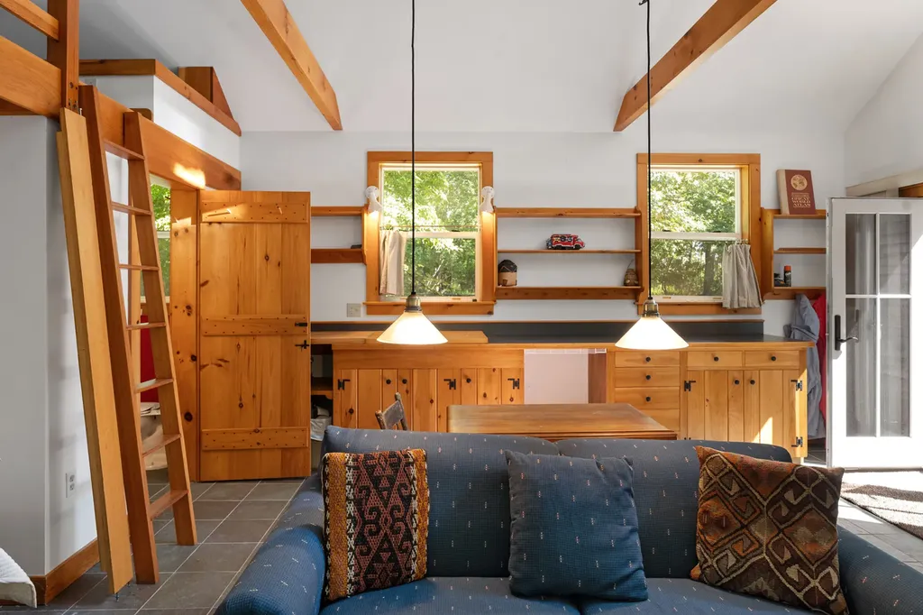 6 Tabor Hills Chilmark MA 02535