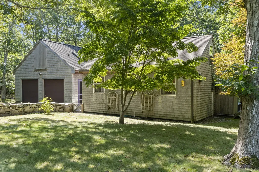 6 Tabor Hills Chilmark MA 02535