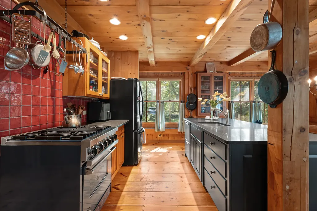 6 Tabor Hills Chilmark MA 02535