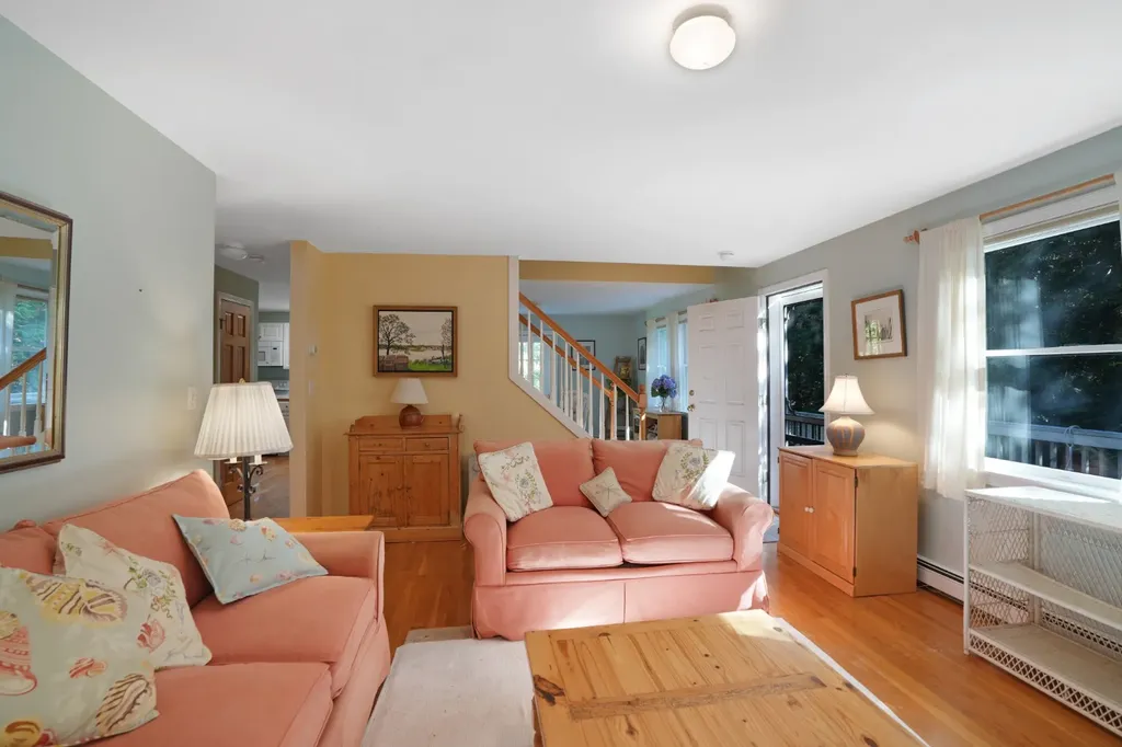 22 Old Lighthouse Road Vineyard Haven MA 02568