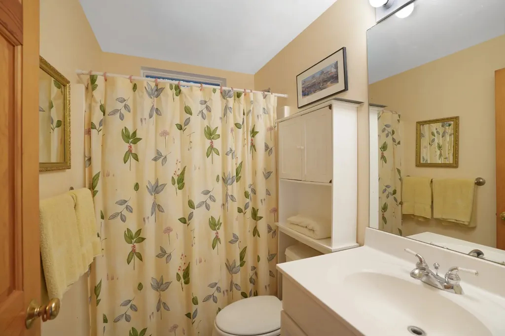 22 Old Lighthouse Road Vineyard Haven MA 02568